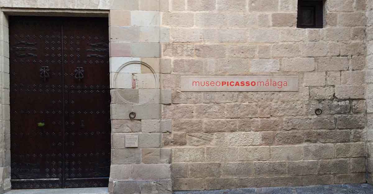Eingang zum Picasso Museum in Malaga