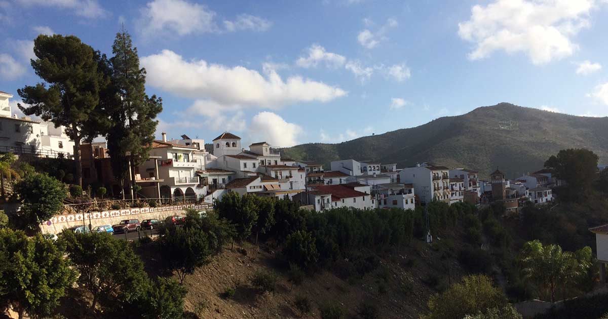 Weisses Dorf Totalán in Málaga